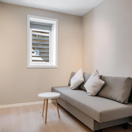 - 201 Διαμέρισμα