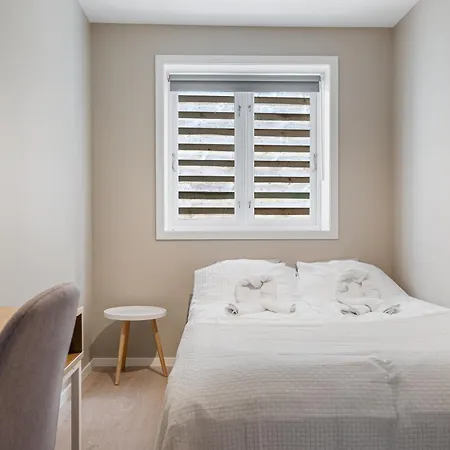 - 201 Διαμέρισμα *