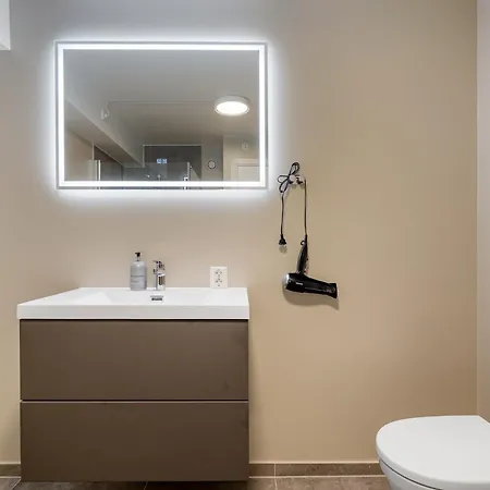 - 201 Διαμέρισμα